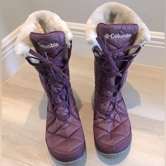 COLUMBIA, Women’s Quilted Lace Up Boots in Burgundy with Fur Trim Size 9 - Picture 1 of 11